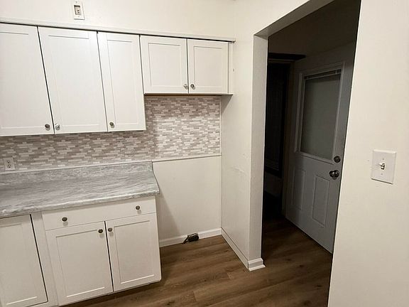 3rd image of 559 Prospect Ave