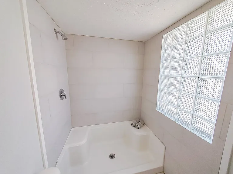 628 Park Ave — Photo 42