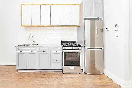2nd image of 409 Chauncey St #2F
