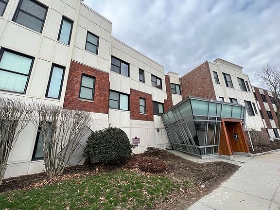 2nd image of 99 Chestnut Hill Ave APT 105