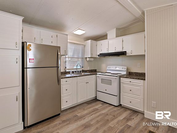 3rd image of 5699 Armadillo Ave