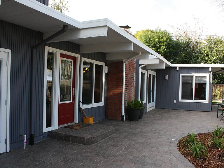 661 E Meadow Dr — Photo 10