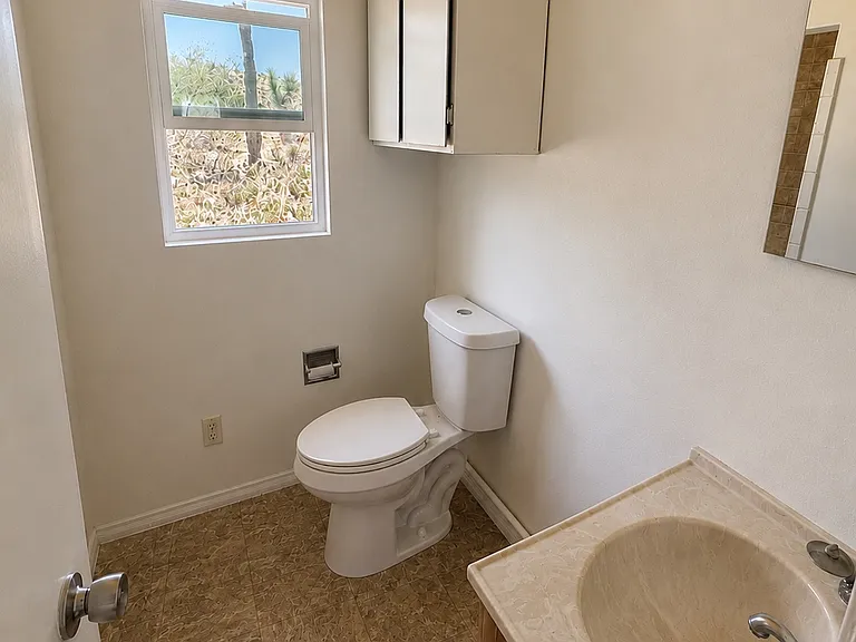 7905 Valley Vista Ave #2 — Photo 7