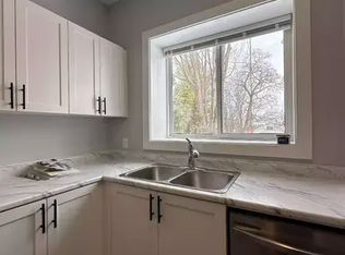 648 Bethune St #2, Peterborough, ON K9H4A3