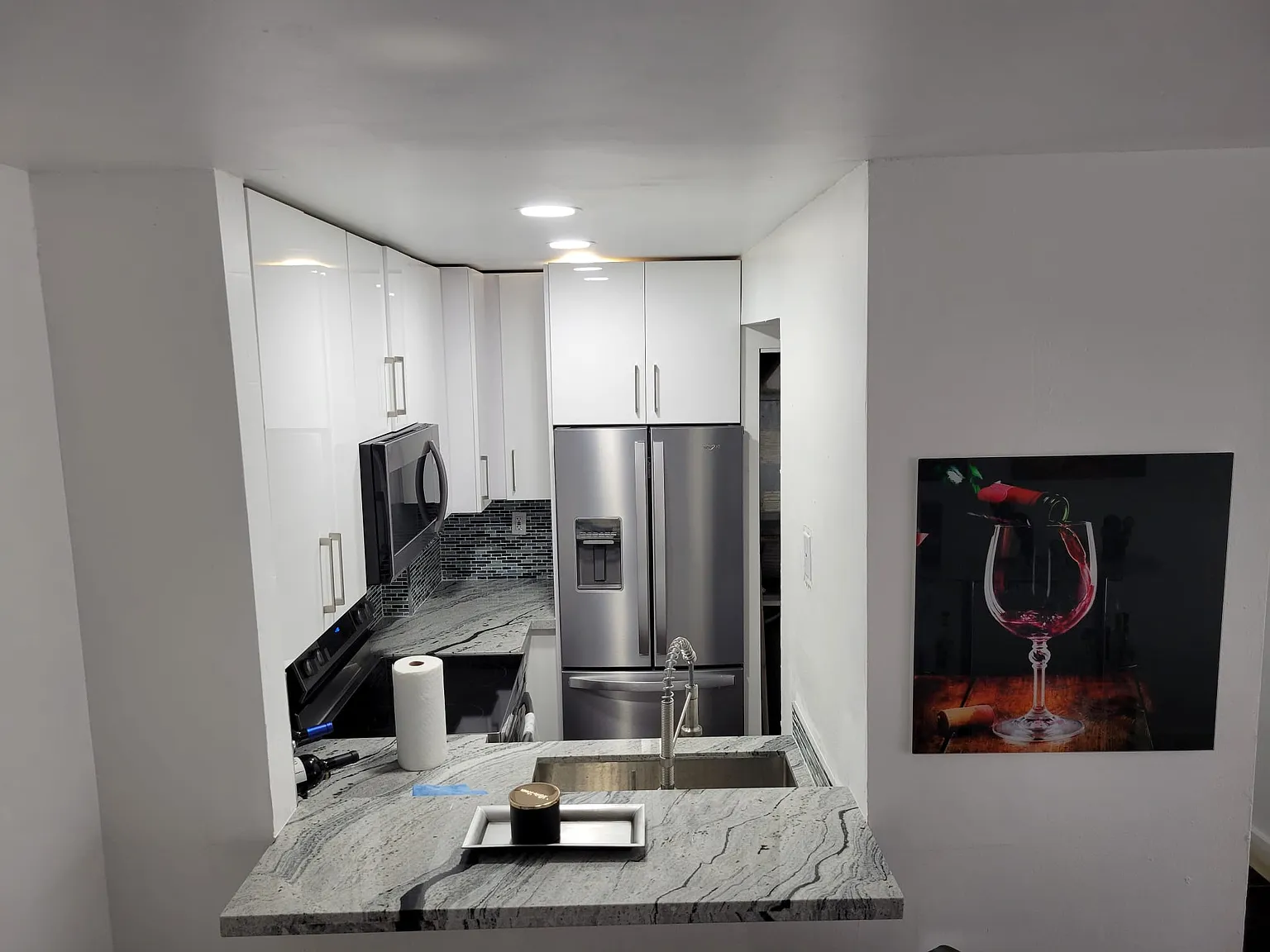 2 bed, 870 sqft, $2,250 — Photo 2