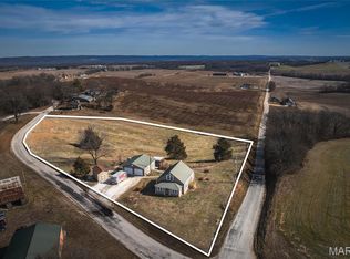 1148 Ridge Rd, Golden Eagle, IL 62036