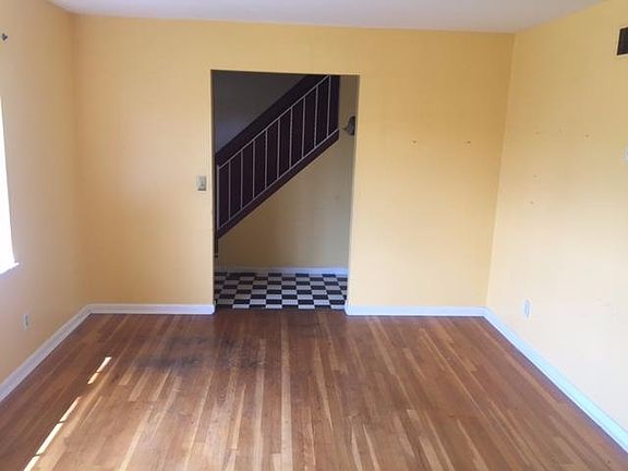 3rd image of 580 Brunswick Dr