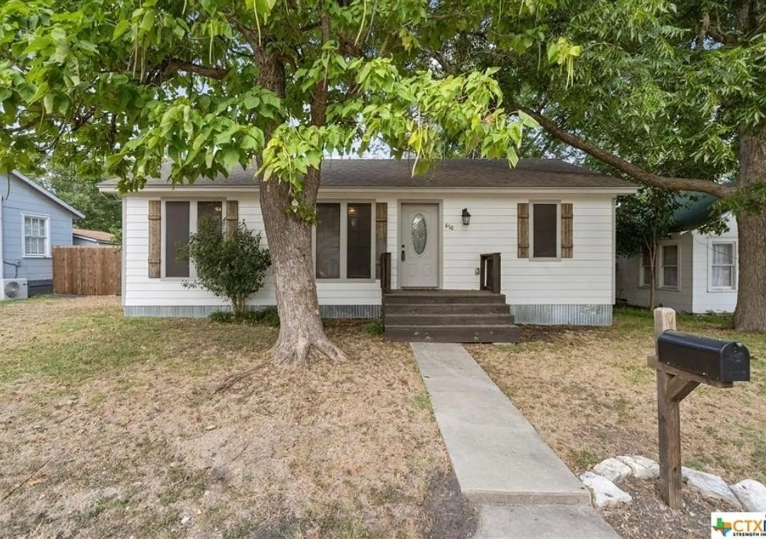 Charming 2 BR 1 Bath House in Taylor — Photo 1