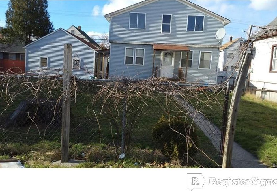 1st image of 2589 Holmes St