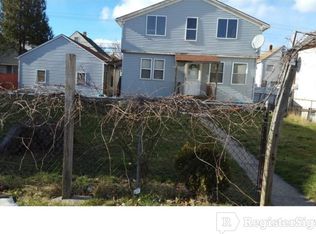 2589 Holmes St, Hamtramck, MI 48212