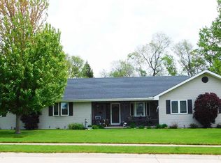 414 S Breckenridge Dr, Dunlap, IL 61525