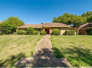 2806 Spartacus Dr, Grand Prairie, TX 75052