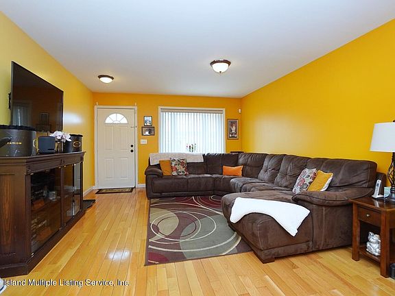 2nd image of 72 Lyceum Ct
