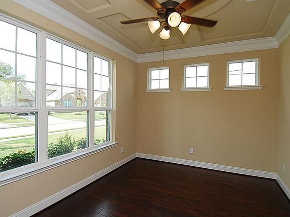 4th image of 8619 Crescent Spur Dr