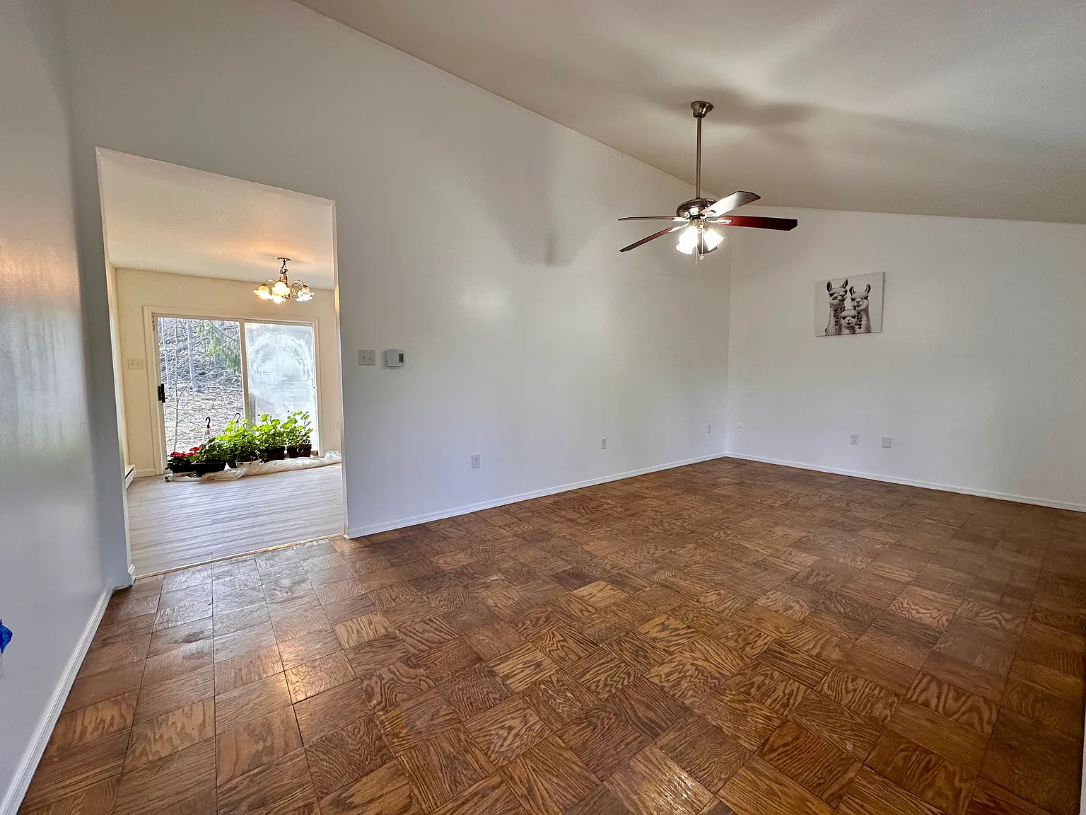 4 bed, 2300 sqft, $2,000 — Photo 4