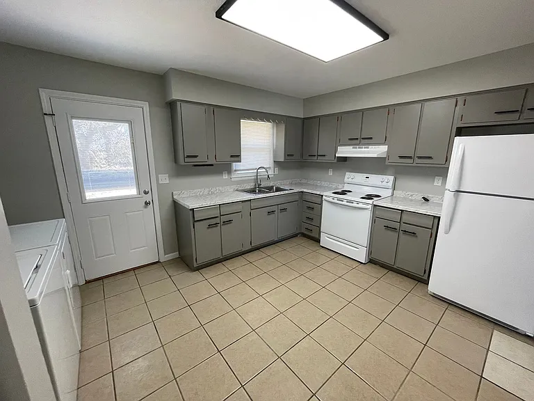 3351-3353 Woodmar Ct — Photo 1