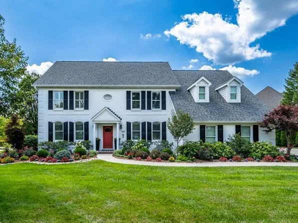 7187 Saint Ives Pl, West Chester, OH 45069