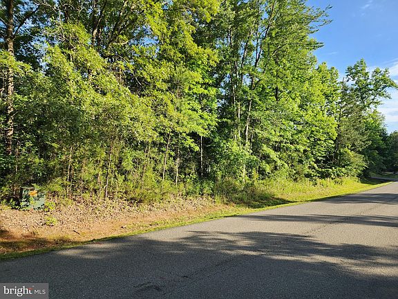 4th image of Lake Forest Dr