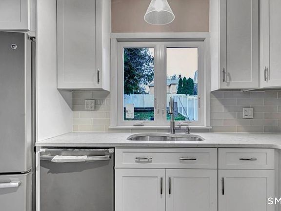 4th image of 90 Beckett Ave