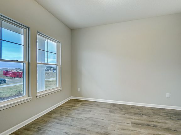 3rd image of 1398 Hager Way