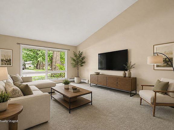 4th image of 1 Meadow Ln