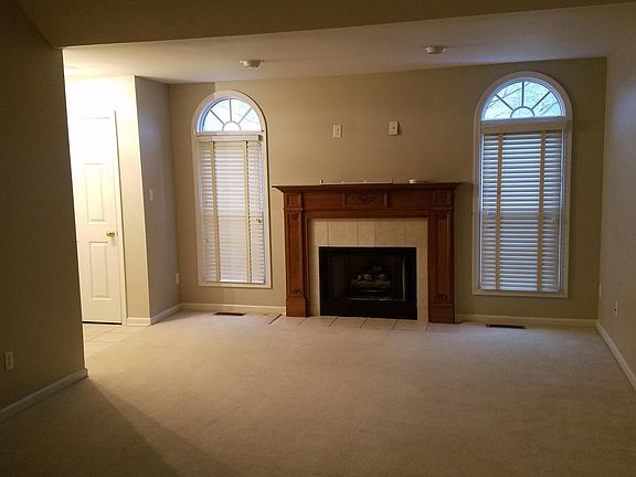 4th image of 803 Steeplechase Way