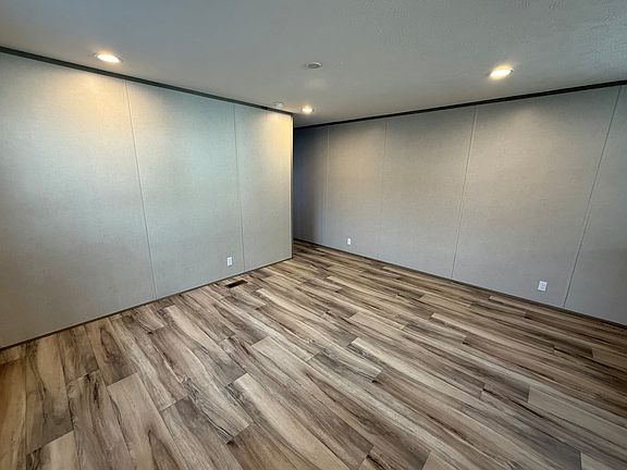 4th image of 9380 103rd St #139
