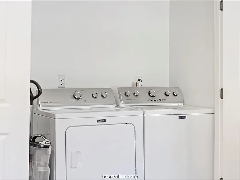 116 Richards St — Photo 37