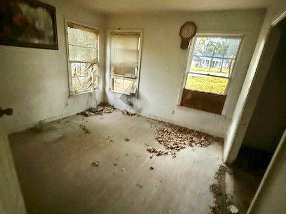 5th image of 3940 El Paso St