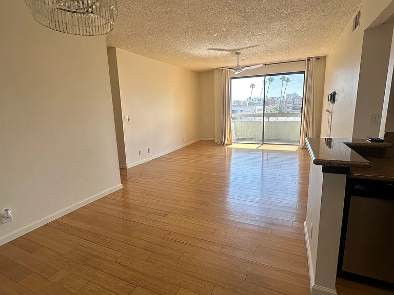 533 S Saint Andrews Pl #312 — Photo 6