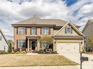831 Minerva Dale Dr, Fuquay Varina, NC 27526
