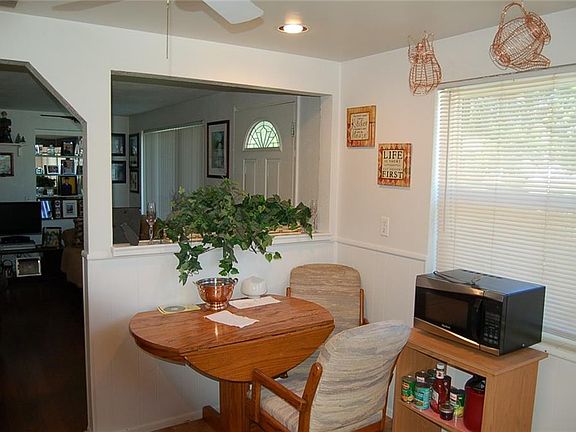 4th image of 213 Agua Vista St