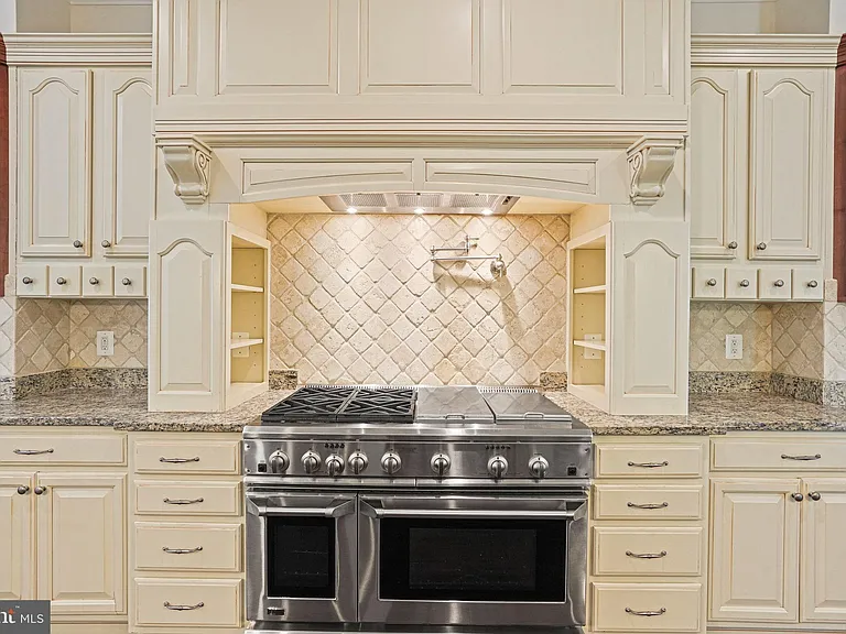 13551 Triadelphia Mill Rd — Photo 18