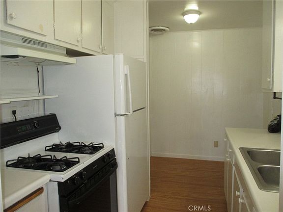 3rd image of 525 High St