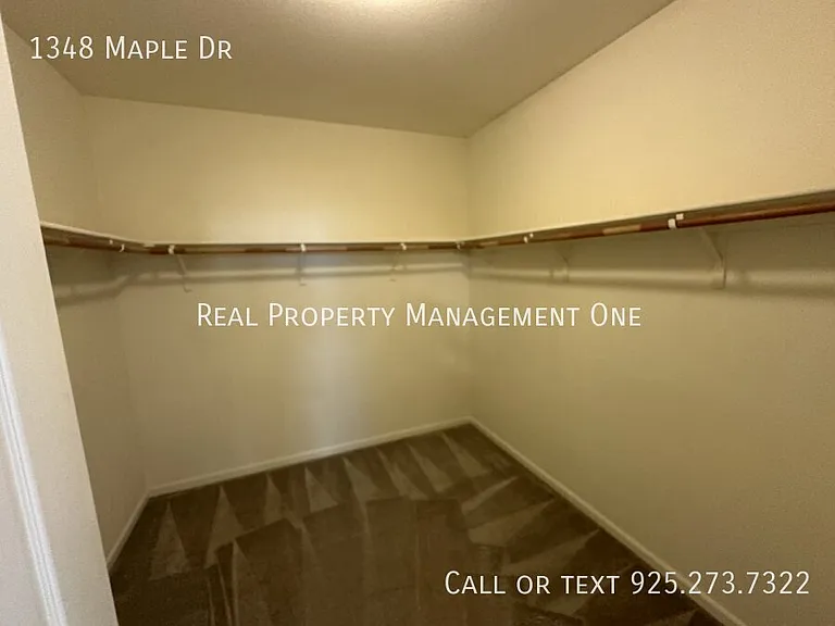 1348 Maple Dr — Photo 12