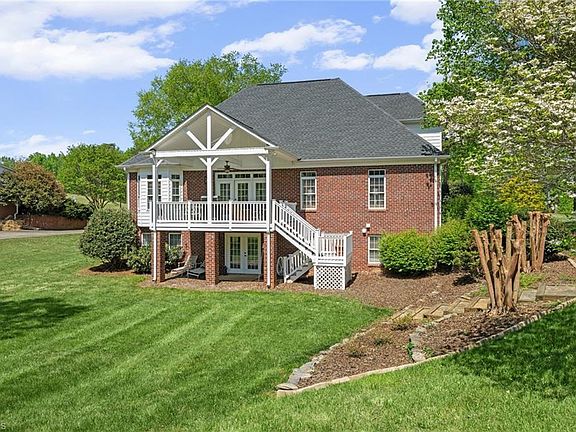 3rd image of 531 Oak Valley Blvd