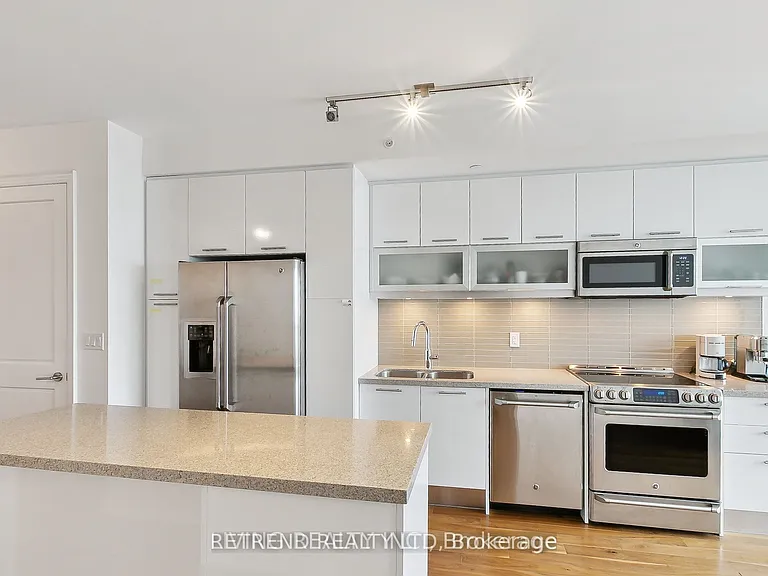388 Yonge St #6505 — Photo 7