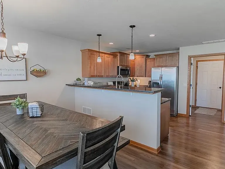 8767 Ridge Hollow Dr — Photo 14