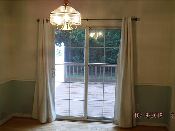 4th image of 120 Carriage Point Ln