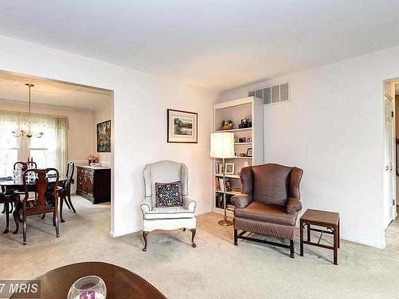 3rd image of 504 Nightingale Ct