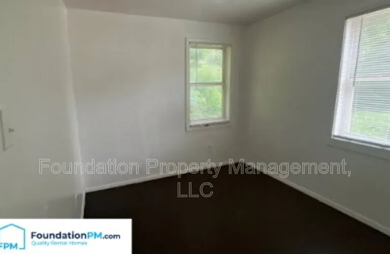 1277 Airways Blvd #2 — Photo 8