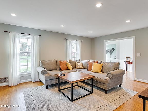 5th image of 802 Starlite Dr