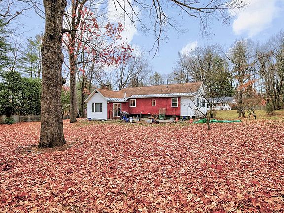 4th image of 44 Tamarack Trl