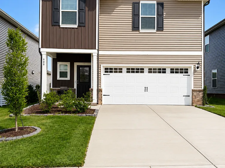 609 Red River Dr — Photo 1