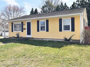 23 Primrose Dr, Riverside, RI 02915