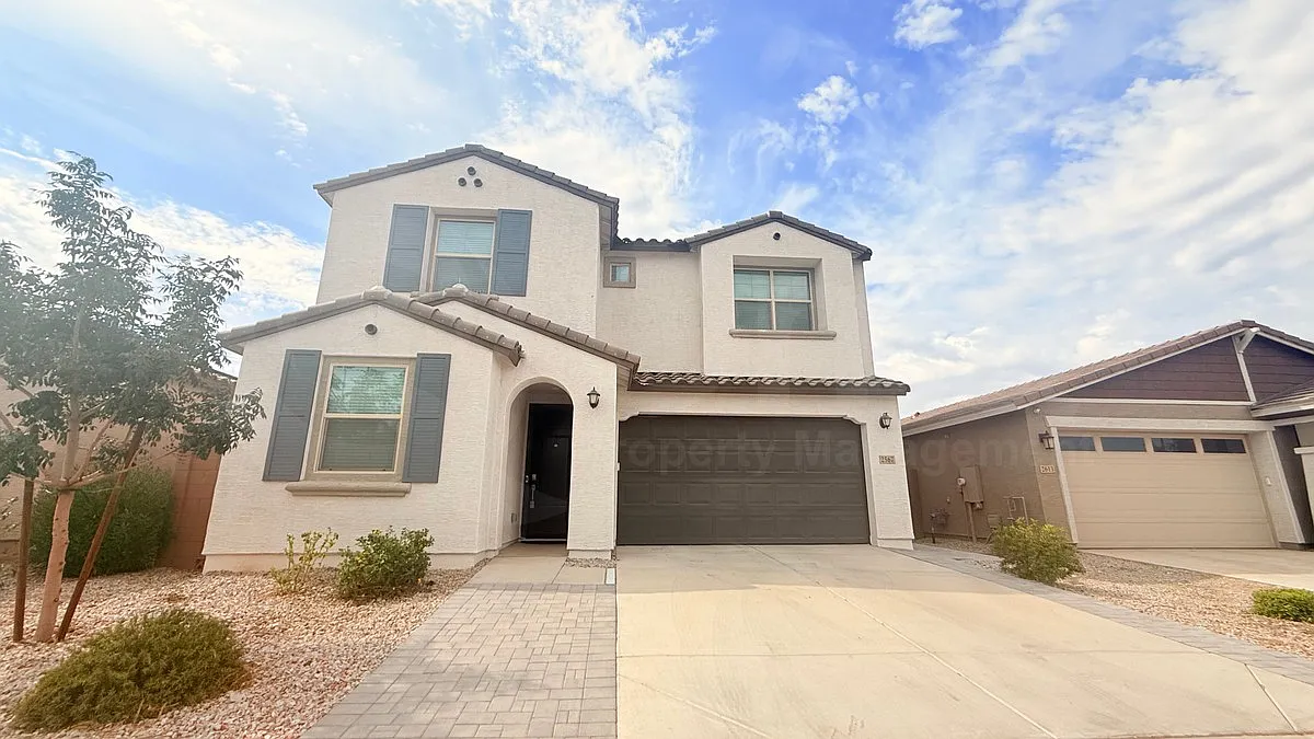 4 bed, 3.0 bath, 2546 sqft, $2,599 — Photo 1