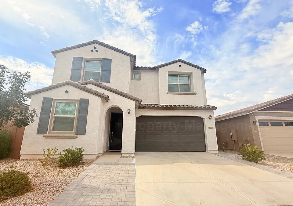 2567 W Hidalgo Ave
