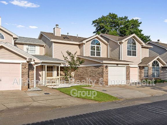 2nd image of 903 Piedmont Pl Unit 4