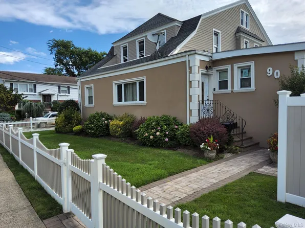 90 Hempstead Ave, Lynbrook, NY 11563