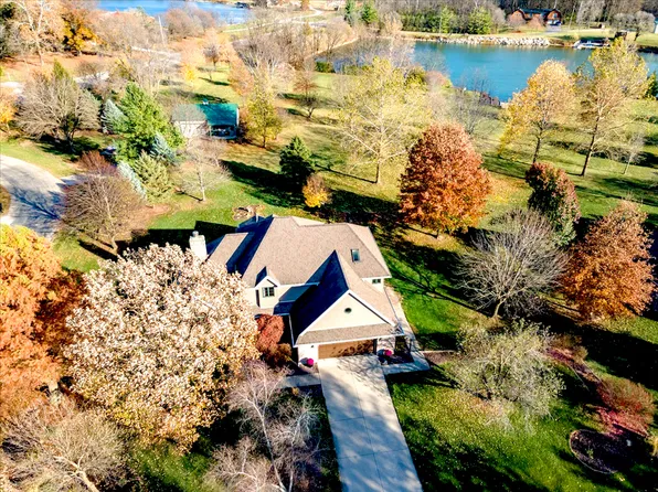 20379 Cedar Ave, Downs, IL 61736
